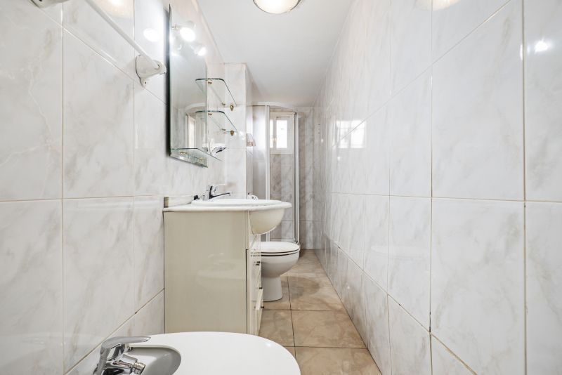 Tile Patterns for Small Bathrooms